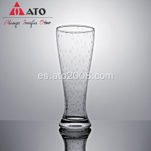 Pilsner de vidrio de burbujas transparente bebiendo copas de cerveza